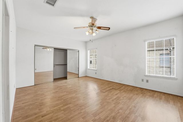 17597 Red Oak Drive 7597, Houston, TX 77090