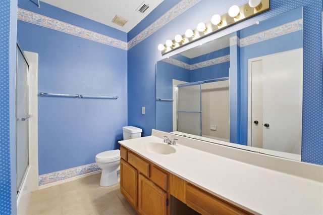 17597 Red Oak Drive 7597, Houston, TX 77090