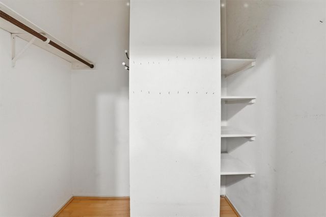 17597 Red Oak Drive 7597, Houston, TX 77090