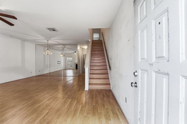 17597 Red Oak Drive 7597, Houston, TX 77090