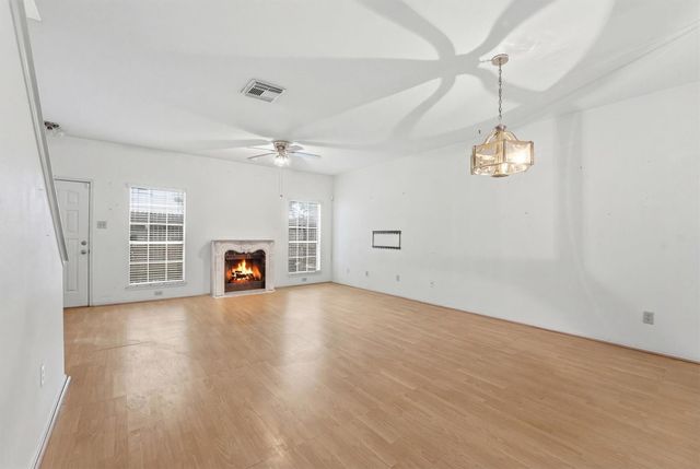 17597 Red Oak Drive 7597, Houston, TX 77090