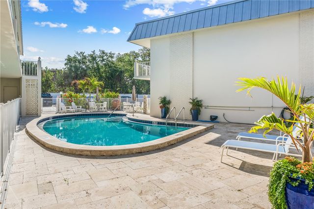 900 Jasmine Lane 6B, Vero Beach, FL 32963