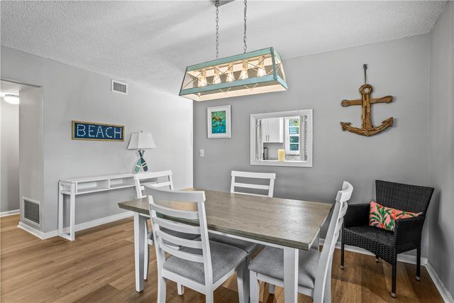 900 Jasmine Lane 6B, Vero Beach, FL 32963