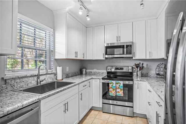 900 Jasmine Lane 6B, Vero Beach, FL 32963