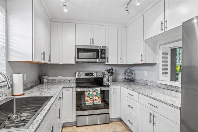 900 Jasmine Lane 6B, Vero Beach, FL 32963