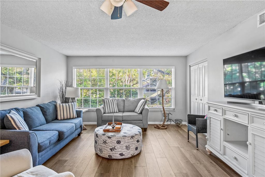 900 Jasmine Lane 6B, Vero Beach, FL 32963