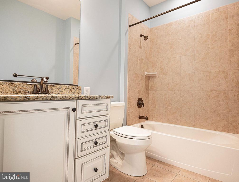 Image 14 of property listing at 2513 KENNA CT #7, Abingdon, MD 21009