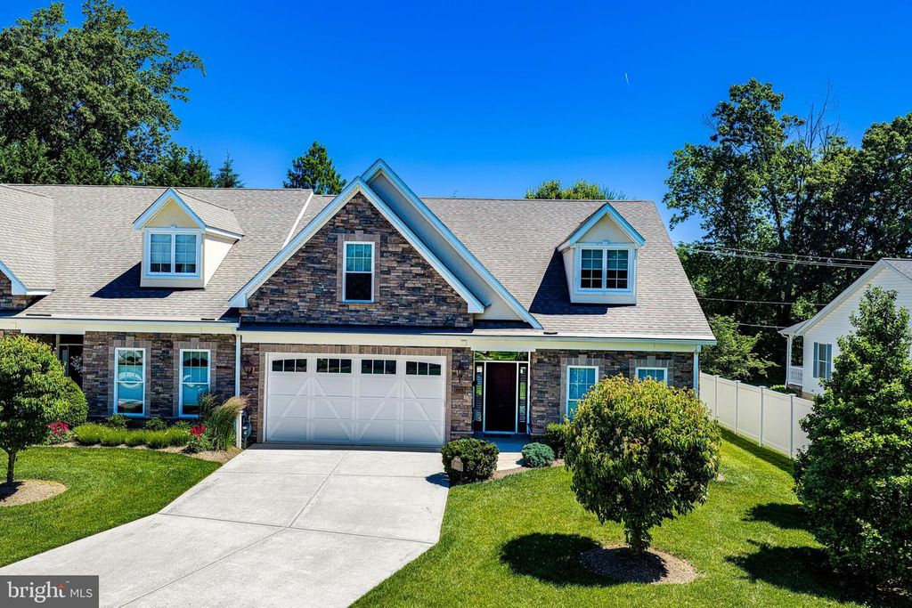 Image 2 of property listing at 2513 KENNA CT #7, Abingdon, MD 21009