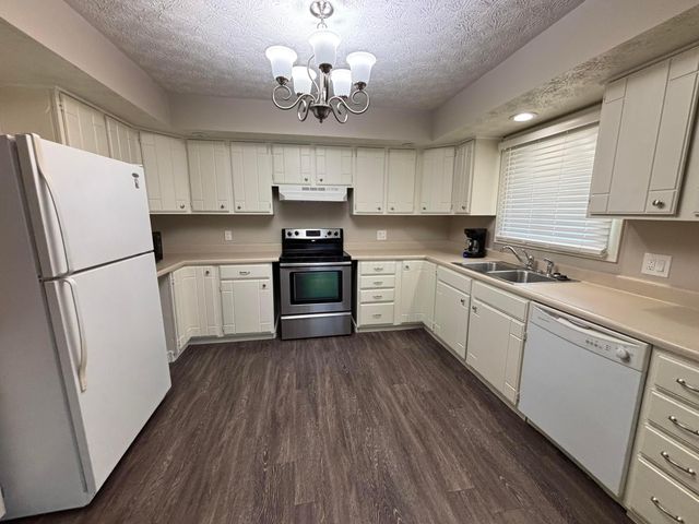 208 S Gordon Avenue, Baltimore, OH 43105