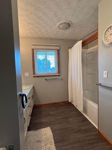 208 S Gordon Avenue, Baltimore, OH 43105