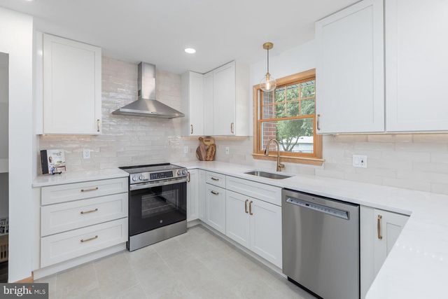 282 HESSIAN AVE, West Deptford, NJ 08096