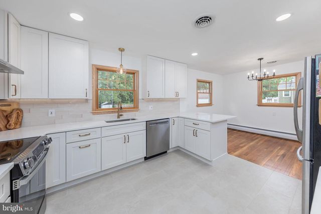 282 HESSIAN AVE, West Deptford, NJ 08096
