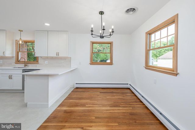 282 HESSIAN AVE, West Deptford, NJ 08096