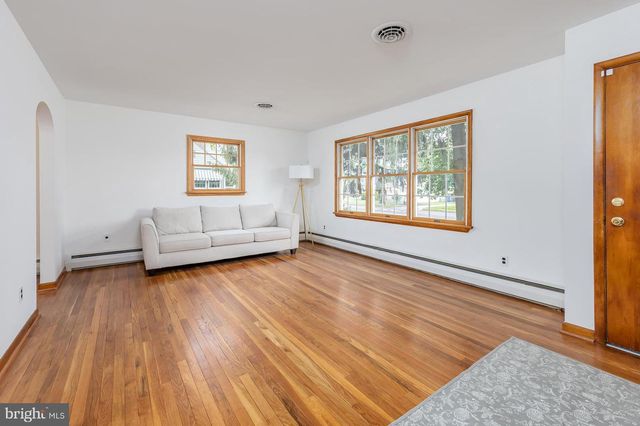 282 HESSIAN AVE, West Deptford, NJ 08096