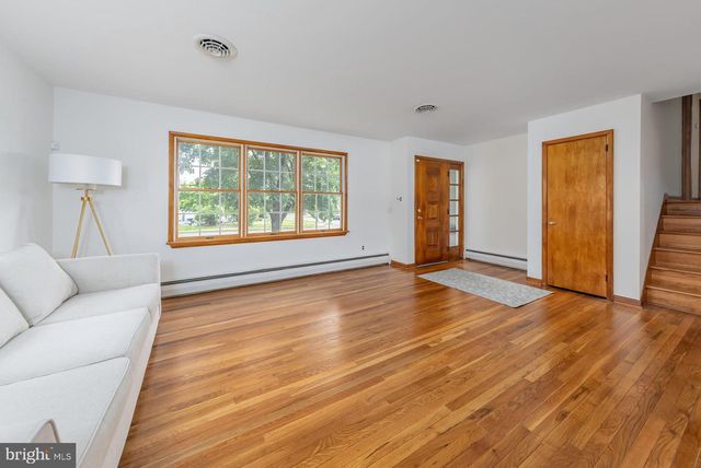 282 HESSIAN AVE, West Deptford, NJ 08096