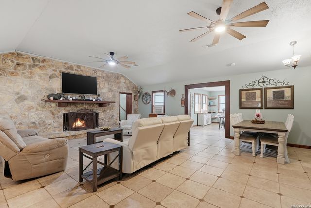 31910 Blanco, Bulverde, TX 78163