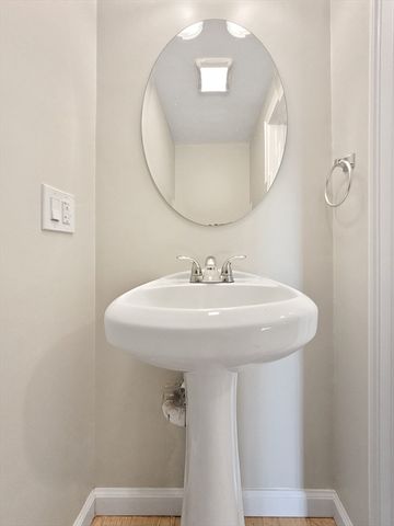 26 Arcadia 1R, Boston, MA 02122