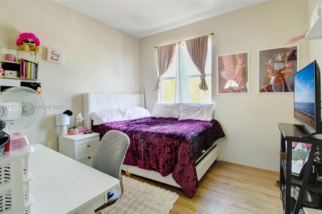 1156 NE 37th Pl, Homestead, FL 33033