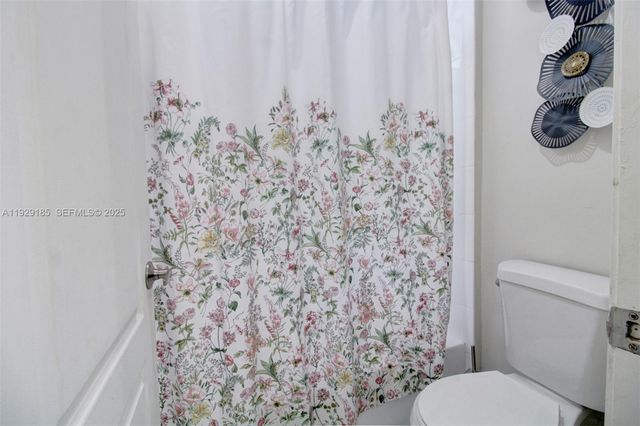 1156 NE 37th Pl, Homestead, FL 33033