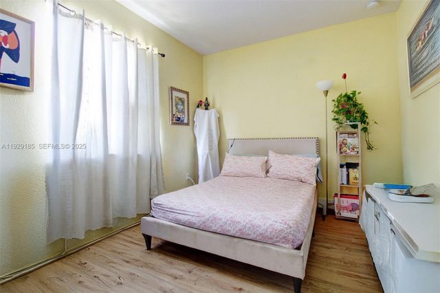 1156 NE 37th Pl, Homestead, FL 33033