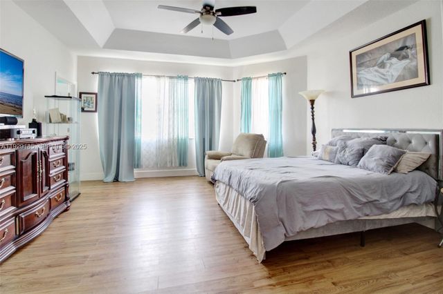 1156 NE 37th Pl, Homestead, FL 33033