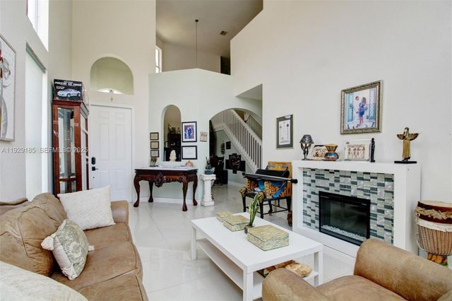 1156 NE 37th Pl, Homestead, FL 33033