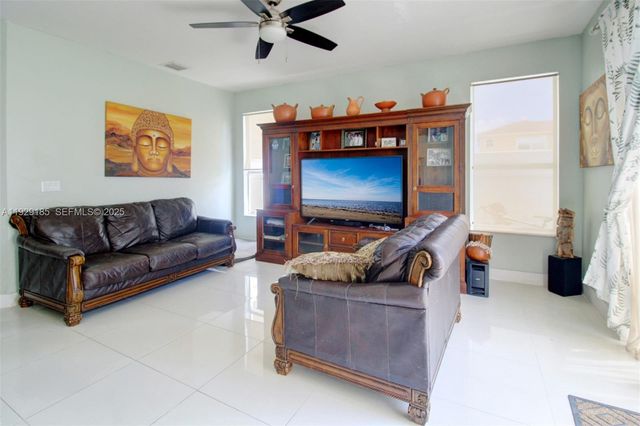 1156 NE 37th Pl, Homestead, FL 33033