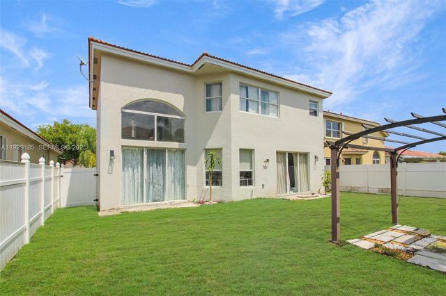 1156 NE 37th Pl, Homestead, FL 33033