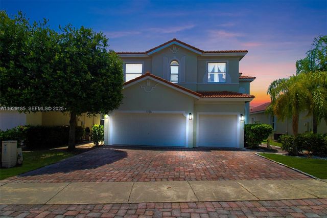 1156 NE 37th Pl, Homestead, FL 33033