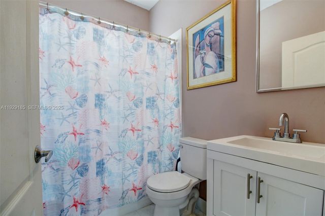 1156 NE 37th Pl, Homestead, FL 33033