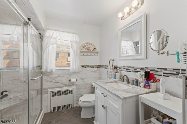 72 Clarendon Pl, Hackensack City, NJ 07601