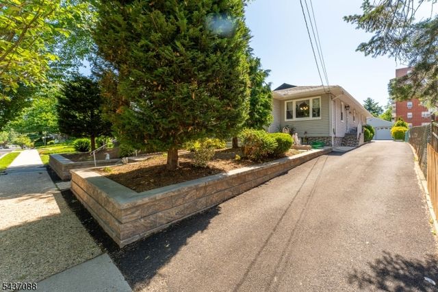 72 Clarendon Pl, Hackensack City, NJ 07601