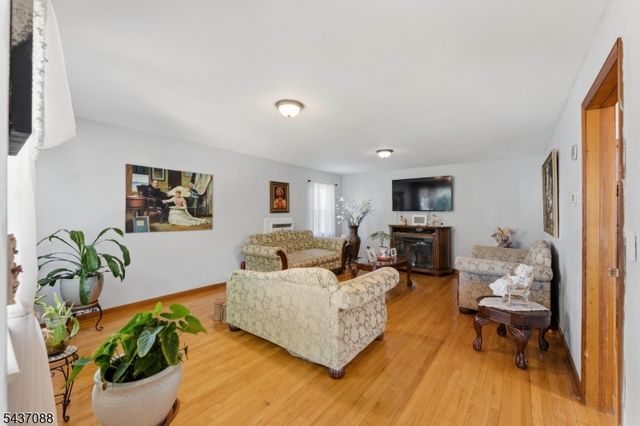 72 Clarendon Pl, Hackensack City, NJ 07601