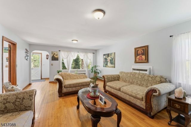 72 Clarendon Pl, Hackensack City, NJ 07601