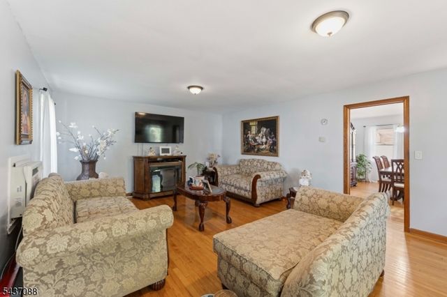 72 Clarendon Pl, Hackensack City, NJ 07601