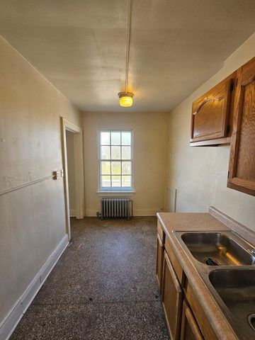 614 6th STREET, Racine, WI 53403