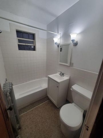 614 6th STREET, Racine, WI 53403
