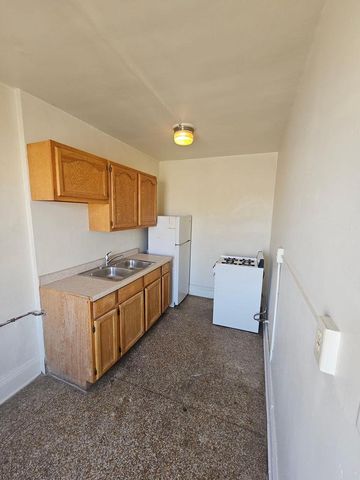 614 6th STREET, Racine, WI 53403