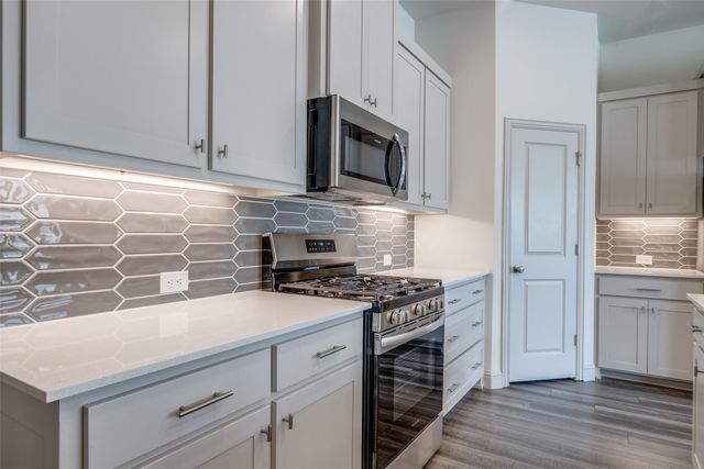 7119 Buchanan Drive, Grand Prairie, TX 75054