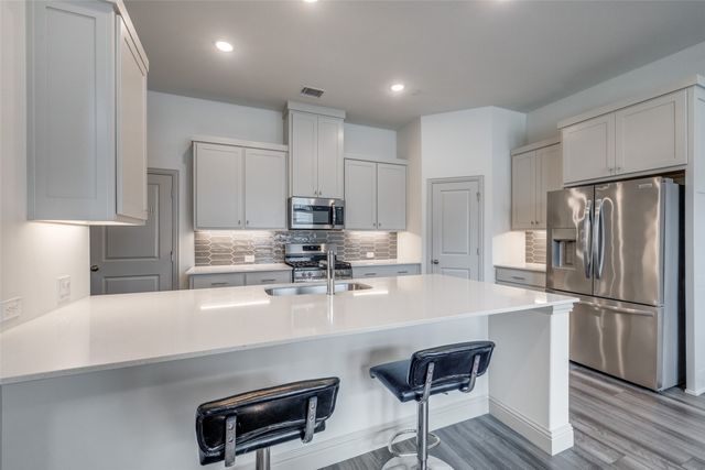 7119 Buchanan Drive, Grand Prairie, TX 75054