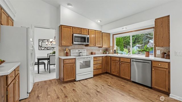 23900 SE 42nd Place, Sammamish, WA 98029