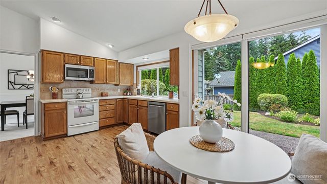 23900 SE 42nd Place, Sammamish, WA 98029