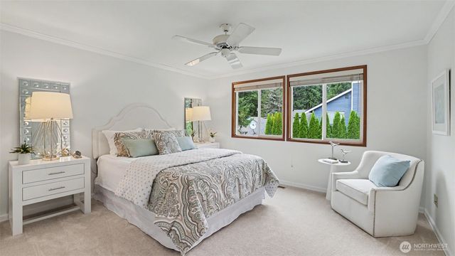 23900 SE 42nd Place, Sammamish, WA 98029
