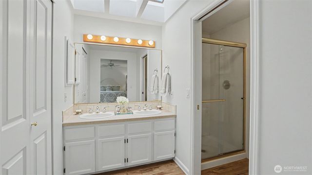 23900 SE 42nd Place, Sammamish, WA 98029