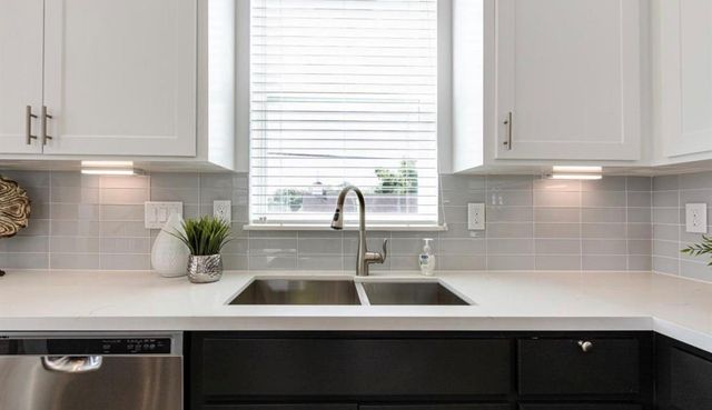 2718 Mcgowen Street, Houston, TX 77004