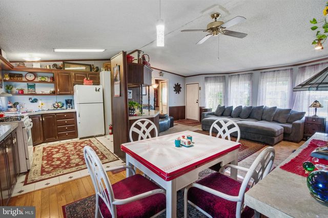 303 JOHN ALDEN DR, Buena, NJ 08310