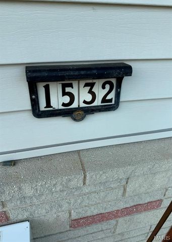 1532 Kingsway Drive, Arnold, MO 63010
