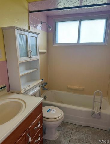 1532 Kingsway Drive, Arnold, MO 63010