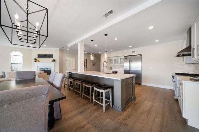 8685 E BAY DRIVE, Treasure Island, FL 33706