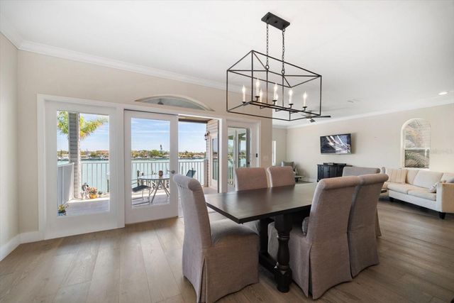 8685 E BAY DRIVE, Treasure Island, FL 33706